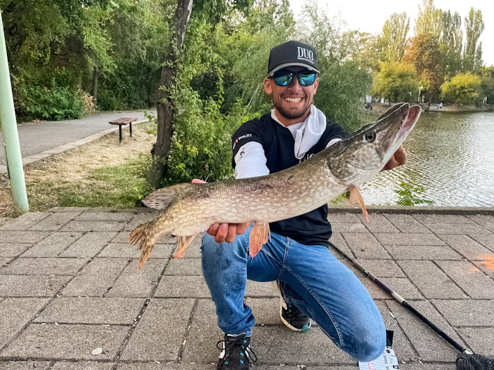 Кирицоев позира с щука