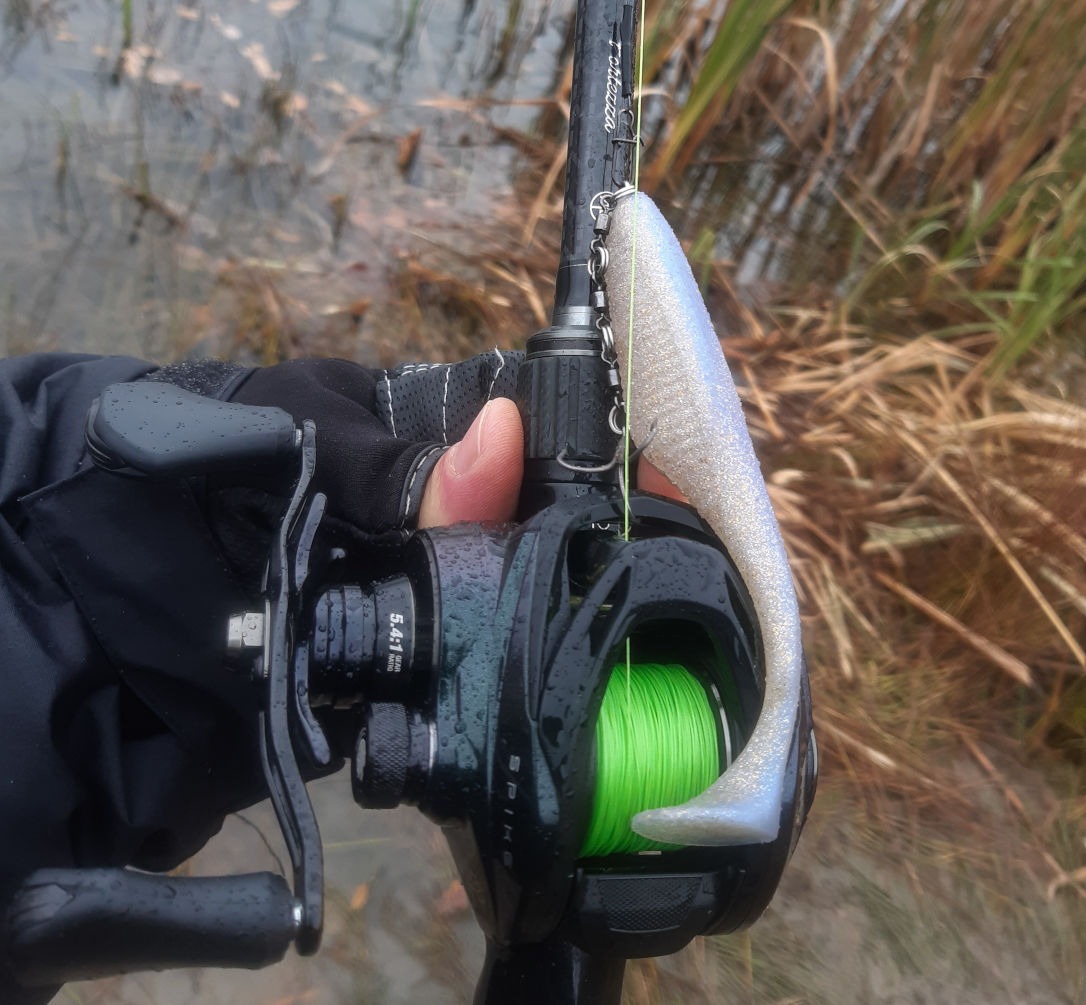 Кастингова въдица RTB Fortezza с макара Abu Garcia Spike и примамка Realis Versa Shad Fat 7